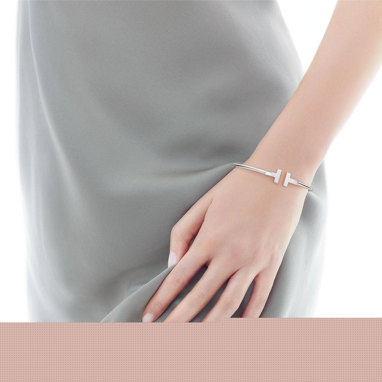 T*f*ny t wire bracelet in 18k white gold