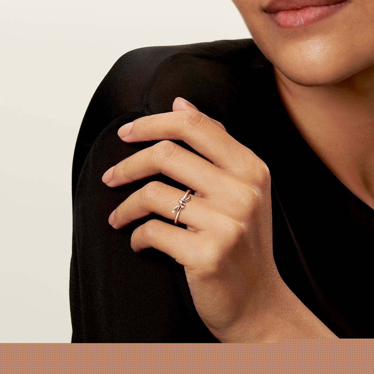 T*f*ny knot ring in rose gold
